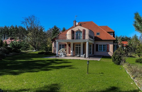 Przodkowo Villa | Hermosa villa en el campo con acceso de 30 minutos a la playa