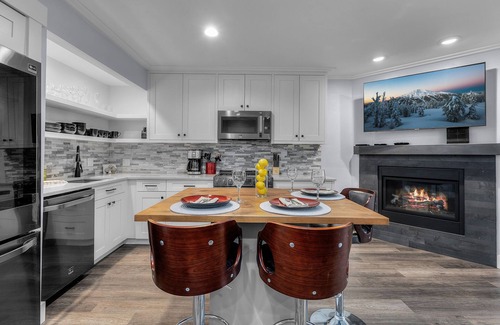 Century West Condominio | Beautifully Appointed Condo 1st Floor Condo with Resort Amenities, Deck