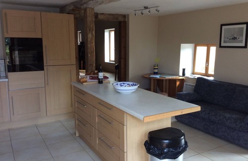 Chassenon Casa | Granero bellamente convertido ideal para parejas de 2/6 personas o familias, golf, ciclismo