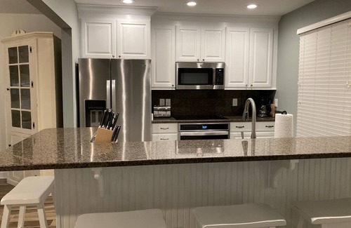 Buck Island Casa | BEAUTIFULLY DECORATED ~ CLOSE TO THE BEACH ~ 5 BEDROOM/4 BATH
