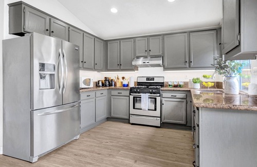 Stevenson Ranch Casa | Beautifully designed Home near Magic Mountain!!