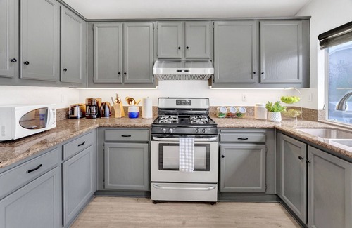 Stevenson Ranch Casa | Beautifully designed Home near Magic Mountain!!