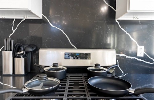 Winnetka Casa | Beautifully Designed 3BR/3BA Home - Pet Friendly!