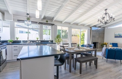 Winnetka Casa | Beautifully Designed 3BR/3BA Home - Pet Friendly!