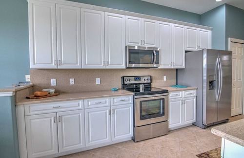 Gateway Casa | Beautifully Furnished Single Family Pool Home with Lake View in Gateway