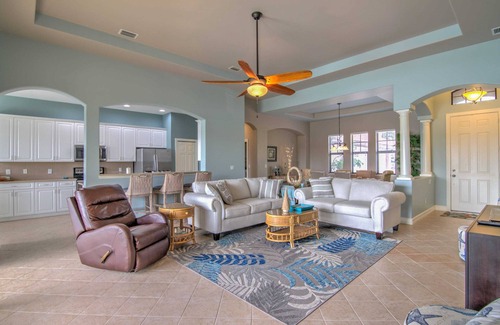 Gateway Casa | Beautifully Furnished Single Family Pool Home with Lake View in Gateway