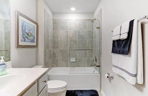 Pelican Preserve Condominio | Beautifully furnished condo in Pelican Preserve.