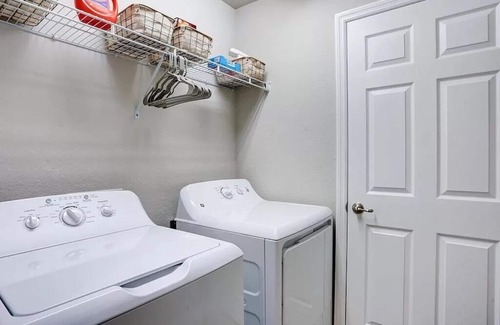 Pelican Preserve Condominio | Beautifully furnished condo in Pelican Preserve.