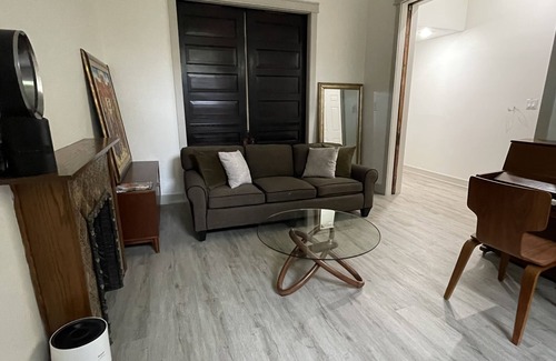 Bronzeville Apartamento | Beautifully Furnished 2BD Apartment