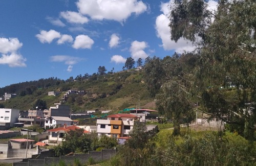 Quito Casa | Beautifully house full furniture,3 bedrooms,family sized condo