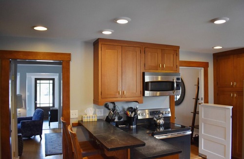 Ogunquit Cabaña | Beautifully Modern Downtown Ogunquit Home