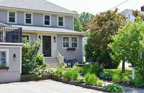 Ogunquit Cabaña | Beautifully Modern Downtown Ogunquit Home