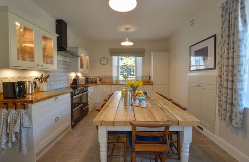 Lerags Otro | Beautifully positioned farmhouse overlooking hills and sea