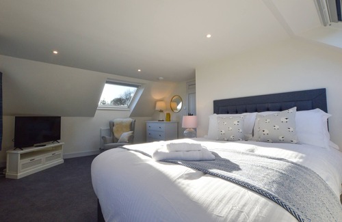 Lerags Otro | Beautifully positioned farmhouse overlooking hills and sea