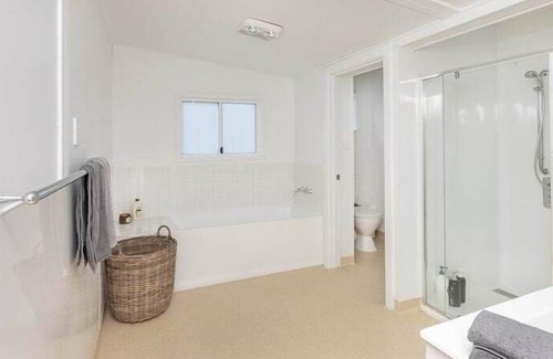 Nicholls Rivulet Casa | Beautifully quiet Karuna Alpaca Farm-stay