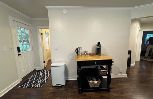 Lee's Summit Casa | Beautifully remodeled historic home steps away from downtown Lee's Summit, MO