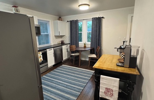 Lee's Summit Casa | Beautifully remodeled historic home steps away from downtown Lee's Summit, MO