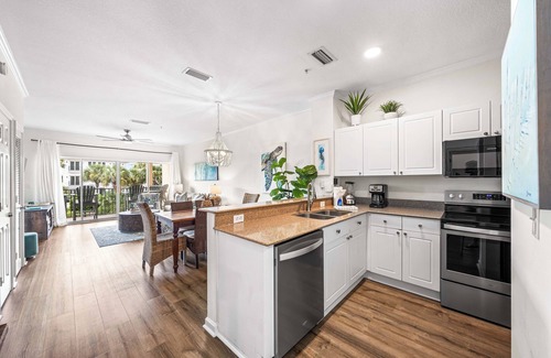 Frangista Beach Condominio | Beautifully remodeled condo with 3 minute walk to private, deeded beach!