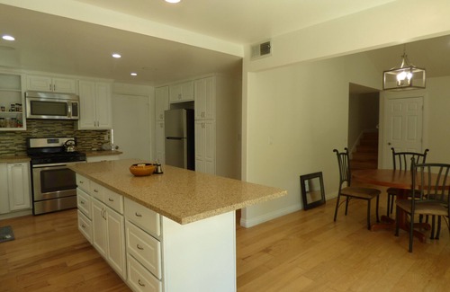 Agoura Hills Casa | Beautifully remodeled, Furnished, 3 Bedrooms and 2 Bathrooms,