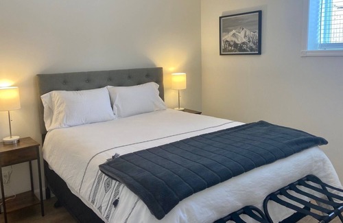 Collingwood Casa | Beautifully renovated Suite in Collingwood!