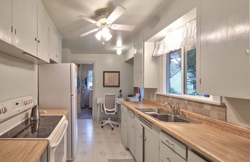 McMinnville Casa | Beautifully Renovated | Close to Downtown