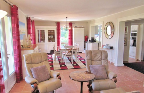 Draguignan Casa | Beautifully renovated Mediterranean house with a perfect view and pool