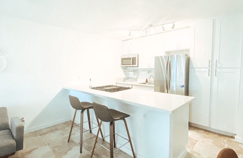 Kaunakakai Condominio | Beautifully Renovated Beachfront Condo