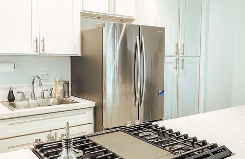 Kaunakakai Condominio | Beautifully Renovated Beachfront Condo