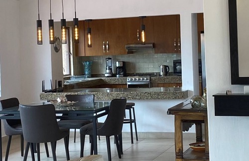 San Antonio Tlayacapan Casa | Hermosamente renovado de 2 habitaciones. Buena ubicación