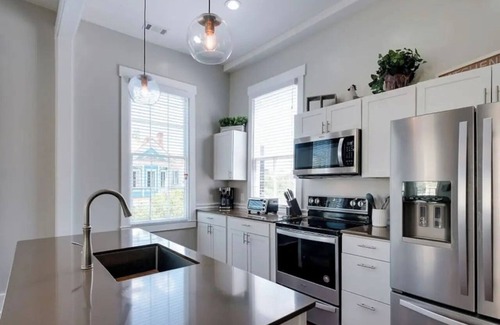 Historic Downtown Savannah Casa | Beautifully Renovated 5 bedroom 5 bath
