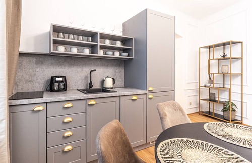 Mala Strana Apartamento | Beautifully renovated apartment at Lesser Town Square