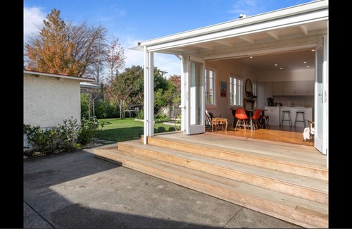 Blenheim Casa | Beautifully Renovated Bungalow