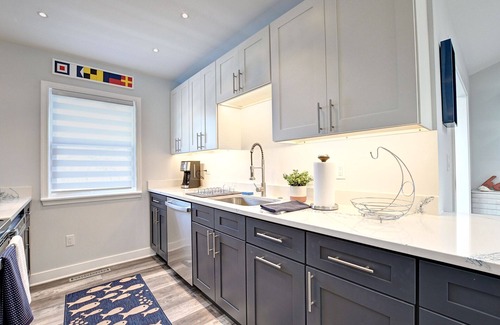 Clearwater Casa | Beautifully Renovated 3 Bedroom Home in Clearwater Community! WIFI, Community Pool, Tennis Court, and 2 miles to the beach!