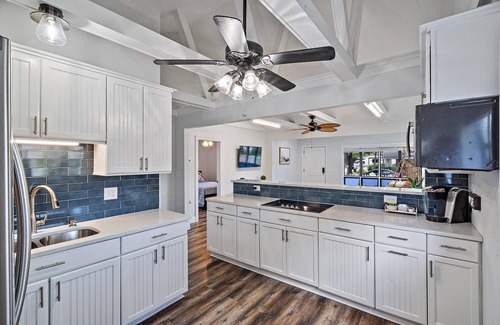 Gulfport Cabaña | Beautifully renovated beach cottage!
