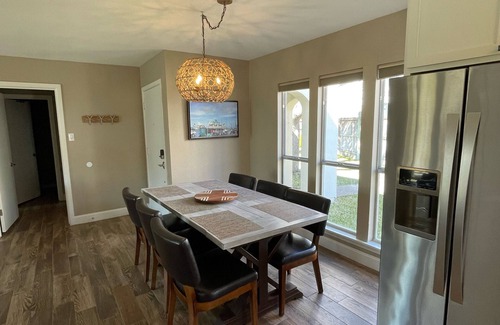 Sailhouse Condominio | Beautifully renovated Bay View Escape!