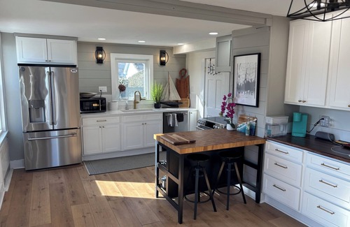 Mystic - New London Casa | Beautifully Restored 1890’s House in beautiful & picturesque downtown Mystic.