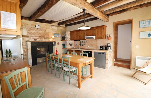 Saint-Cyprien Casa | EXCELENTE CASA DE PIEDRA Y PISCINA PRIVADA CON CALEFACCIÓN CERCA DE INSTALACIONES Y SARLAT