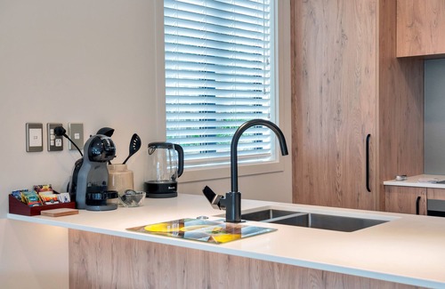 Newton Casa | Beautifully Styled 2BR w 2 Carparks & Aircon