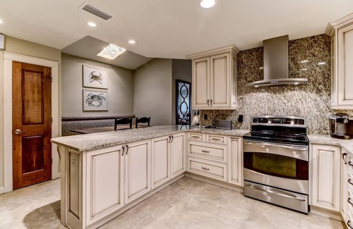 Amelia City Casa | Bellamente actualizado 3/2 Home en Summer Beach Steps from the Ocean