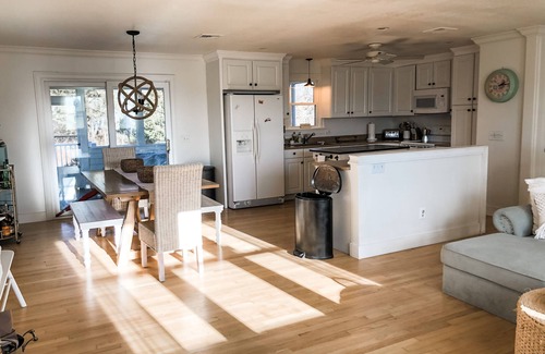 Snug Harbor Casa | Beautifully Updated, Pet Friendly, Family Beach House in Snug Harbor!