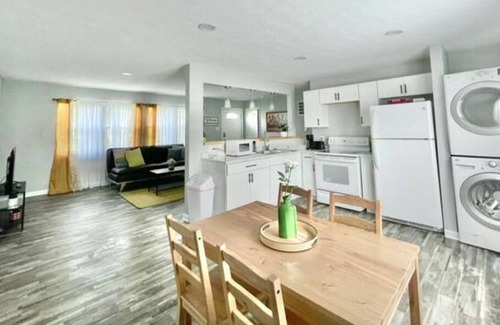 Greenwood Casa | Beautifully Updated in Greenwood, 15 min to Indy!