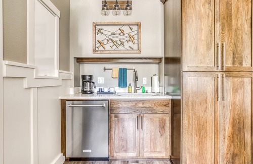 McMinnville Apartamento | Beautifully-updated, ground floor studio with a kitchenette, & free WiFi
