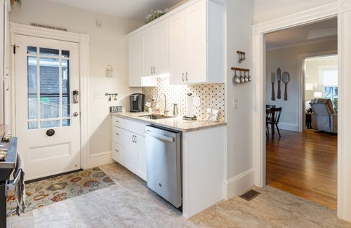 Newburyport Casa | Beautifully updated Victorian in downtown historic Newburyport