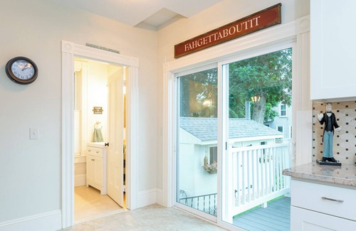 Newburyport Casa | Beautifully updated Victorian in downtown historic Newburyport
