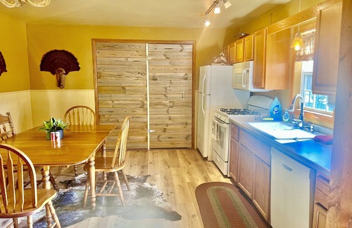 Lansing Cabina | Beaver Cabin
