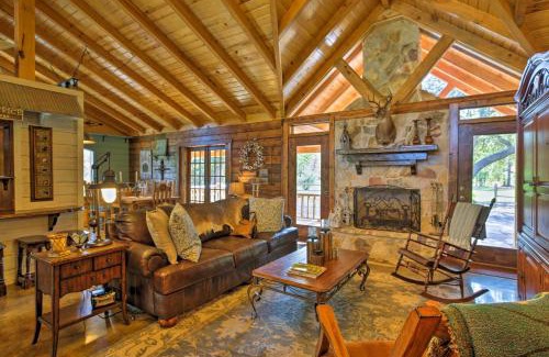 Huntington Casa | Beaver Creek Lodge - Secluded Home with Pond!