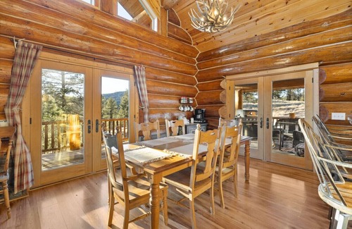 Custer Cabina | Beaver Creek Lodge, Secluded