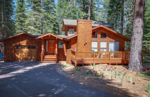 Truckee Chalet De Esquí | Beaver Pond Northstar Luxury Chalet with Hot Tub