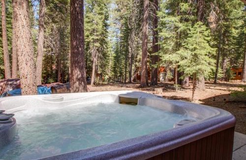 Truckee Chalet De Esquí | Beaver Pond Northstar Luxury Chalet with Hot Tub