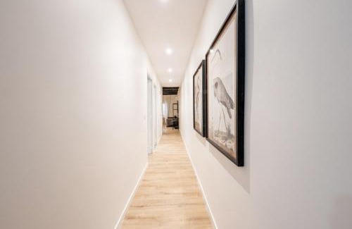 El Baix Guinardo Apartamento | BeBarceloner Eixample Apartments- 4 bedrooms